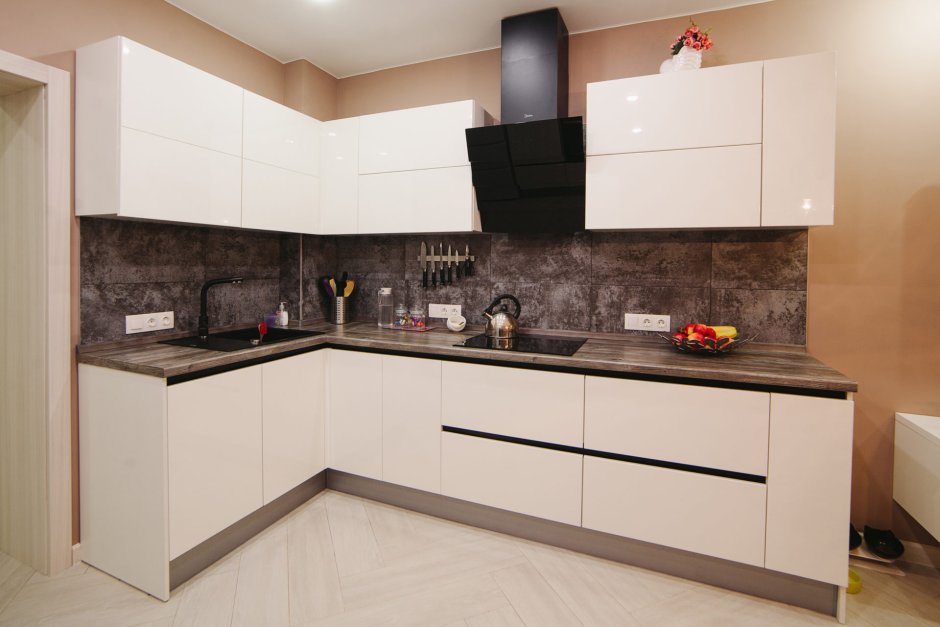 Матовый кухонный гарнитур без ручек