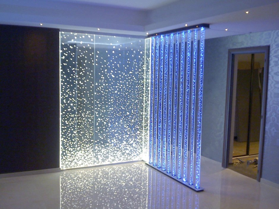 Стеклянная перегородка с подсветкой