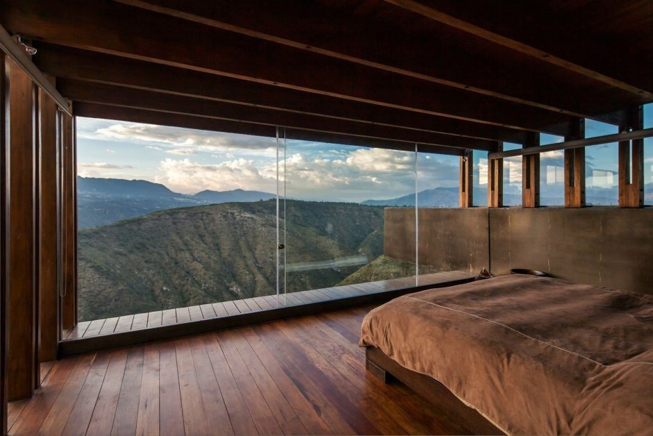 Уютный домик в горах зимой