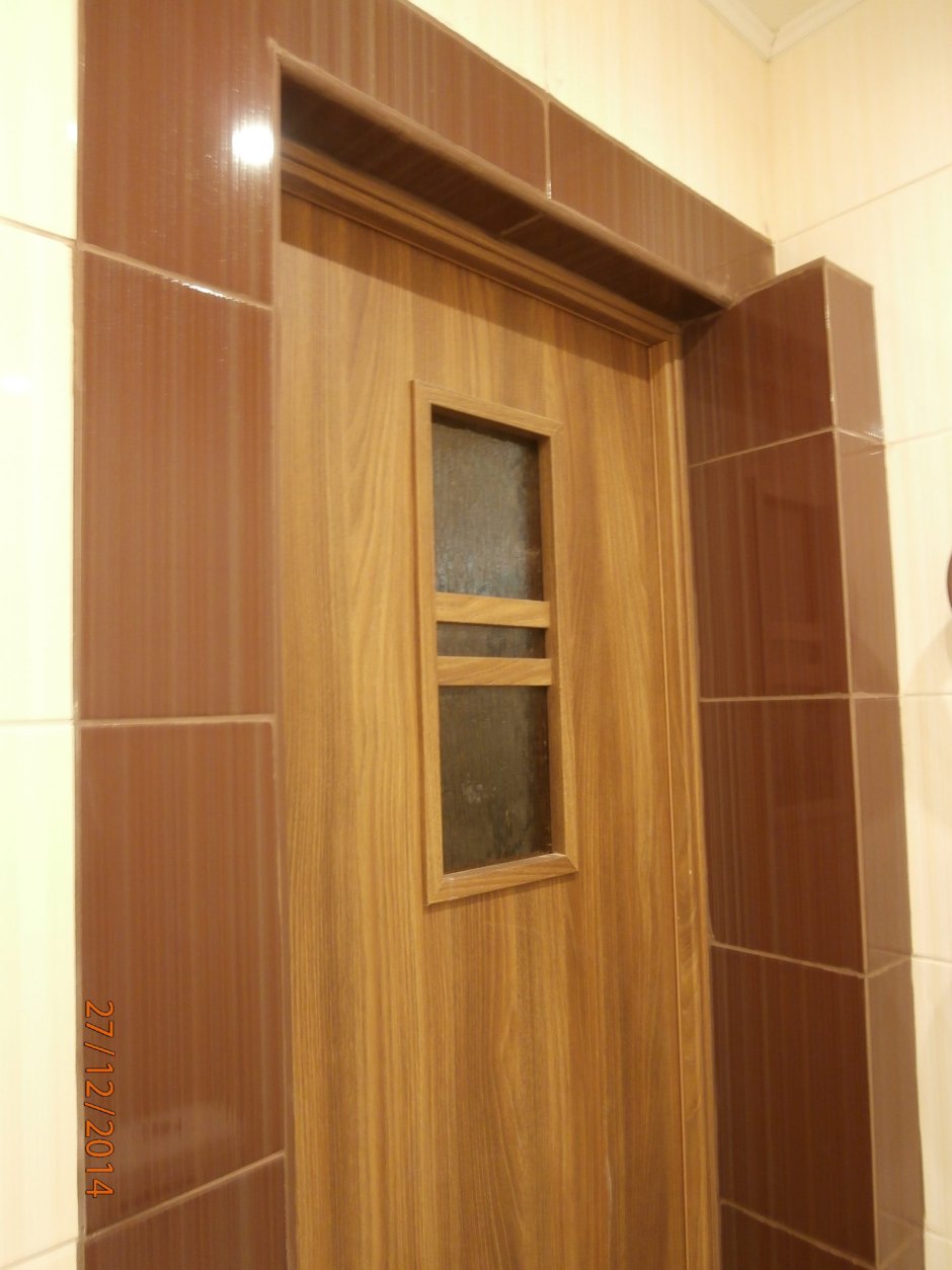 Дверь в ванную без наличников