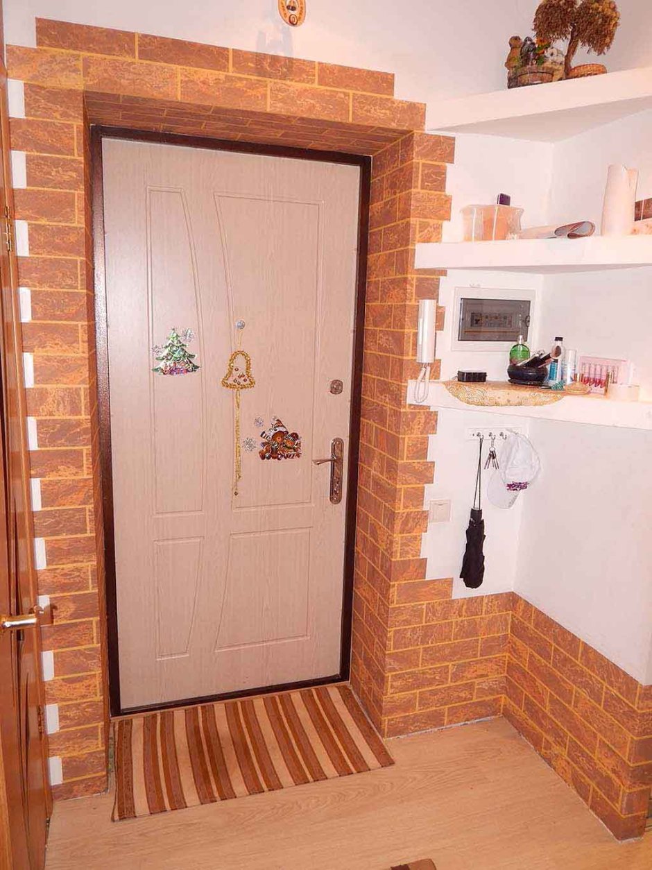 Скрытая дверь в санузел