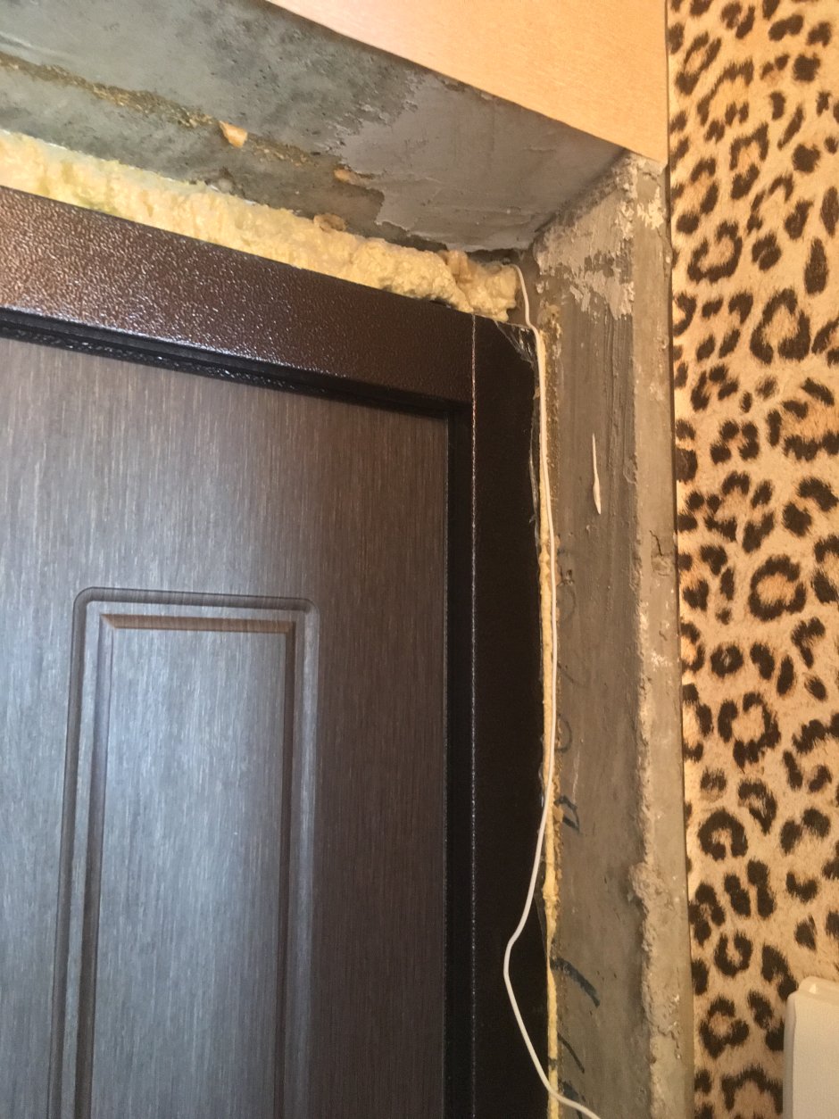 Откосы из плитки для входной двери