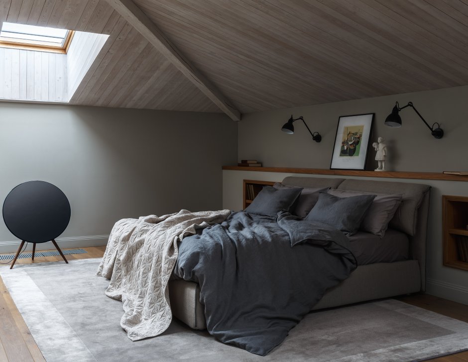 Мансарда в серых тонах