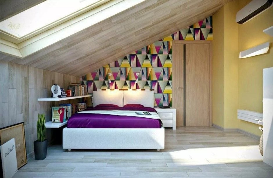 Интерьер мансарды с односкатной крышей