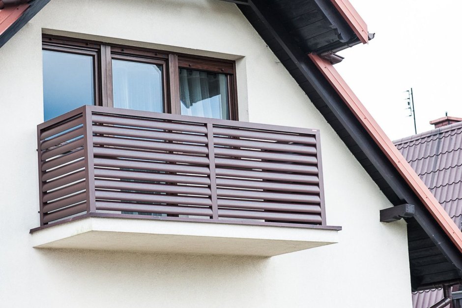 Ограждение балкона дерево