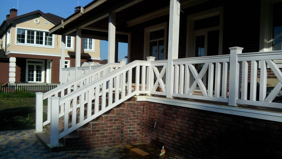 Ограждение балкона из дерева