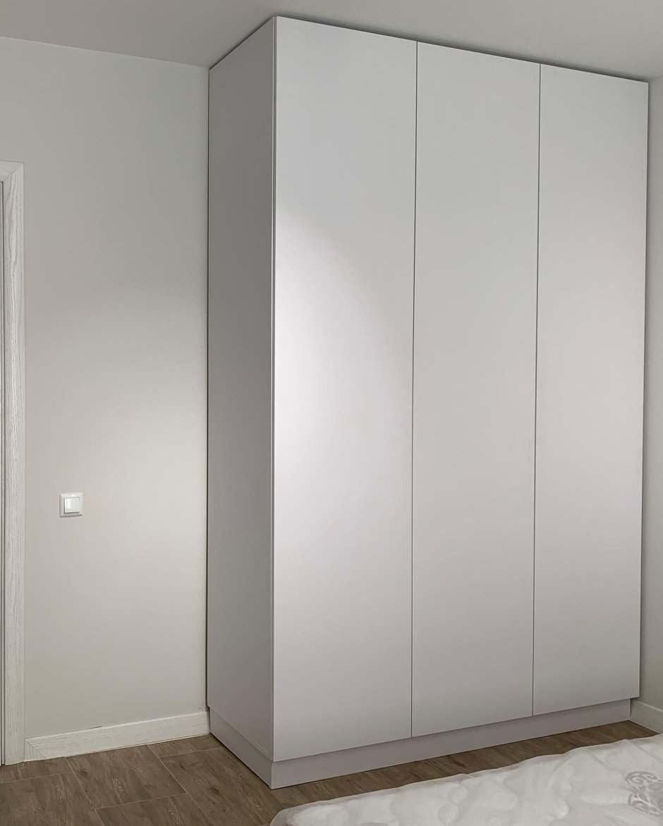 Шкаф без ручек