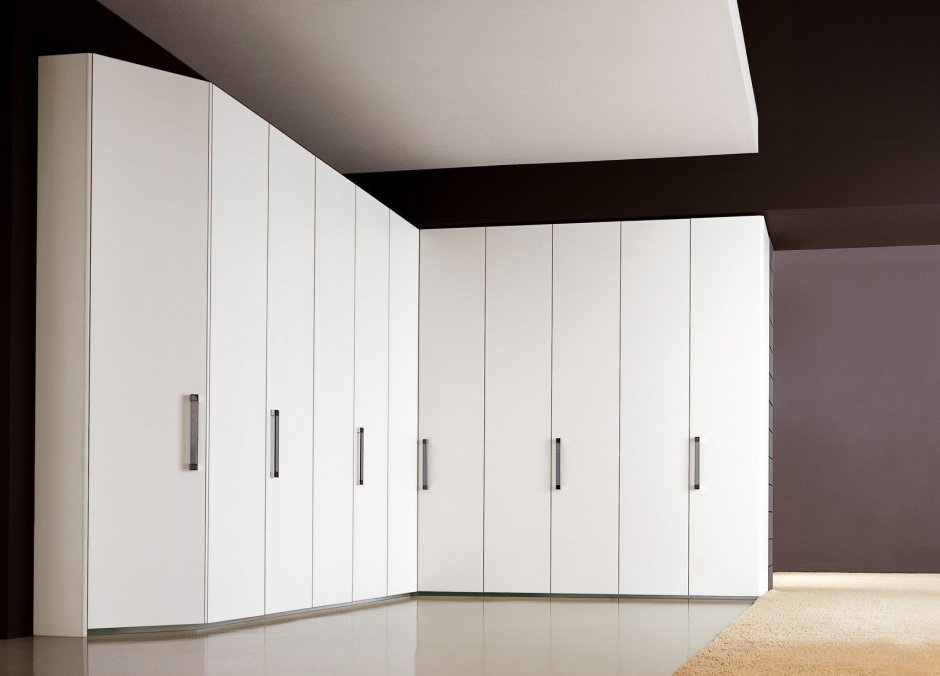 Современные шкафы с распашными дверями