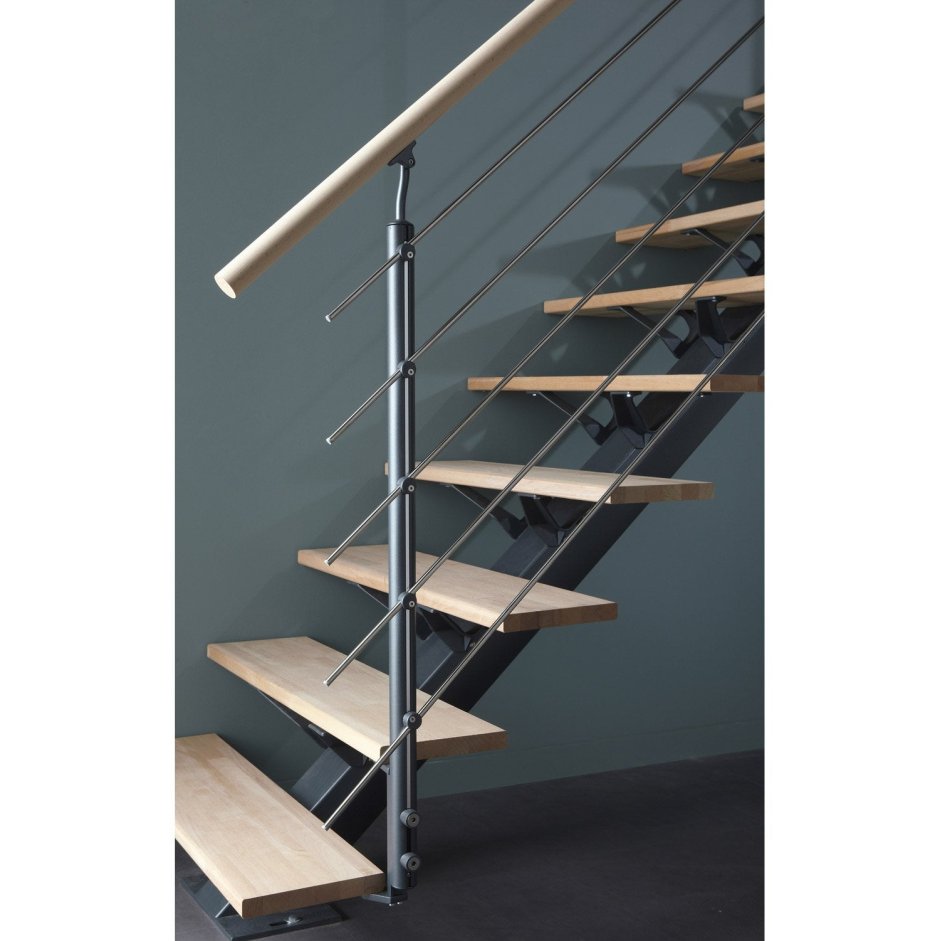 Лестница с перилами из Леруа Мерлен