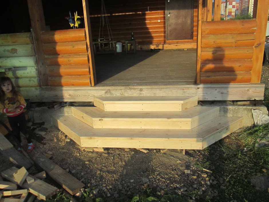 Ступени из бруса 150х150