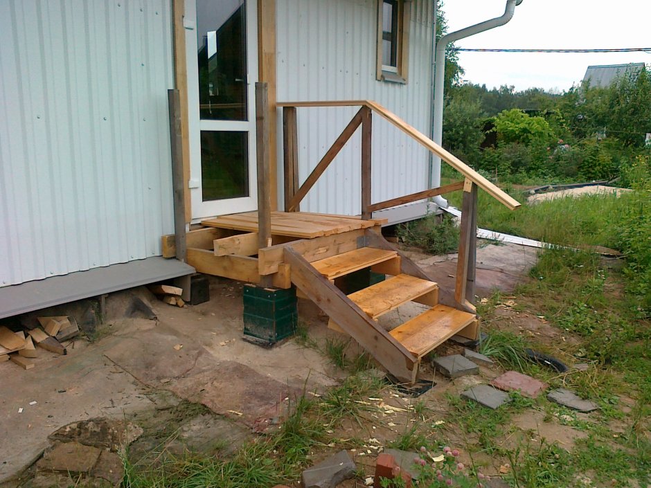 Деревянный каркас для крыльца
