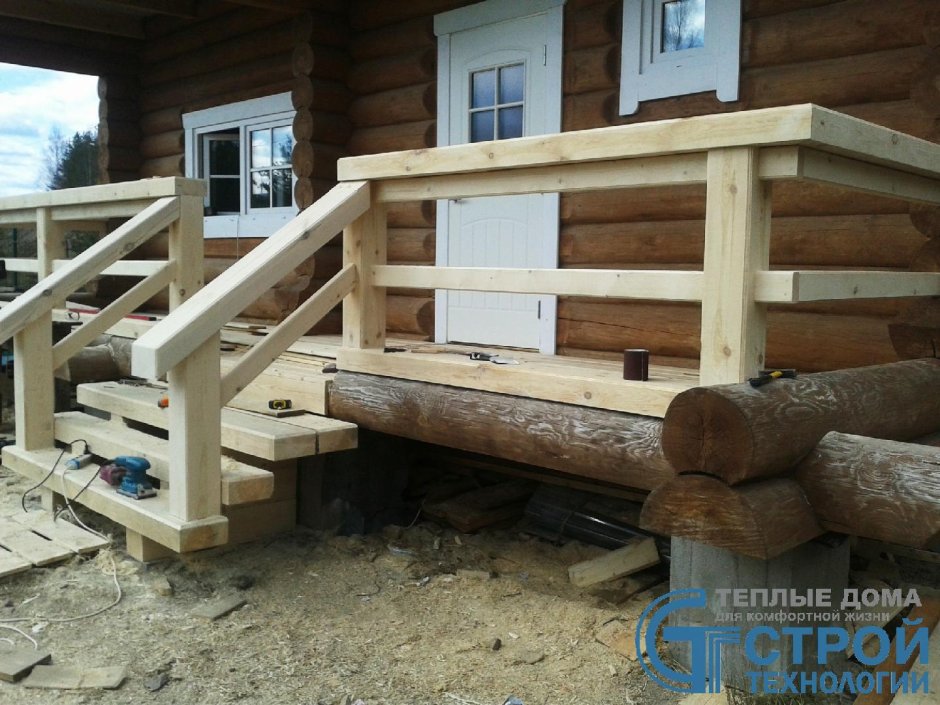 Крыльцо из бруса к деревянному дому