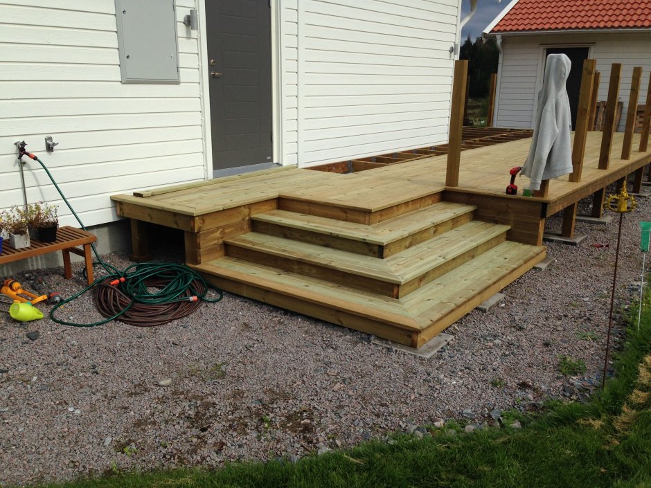 Деревянные ступени для крыльца