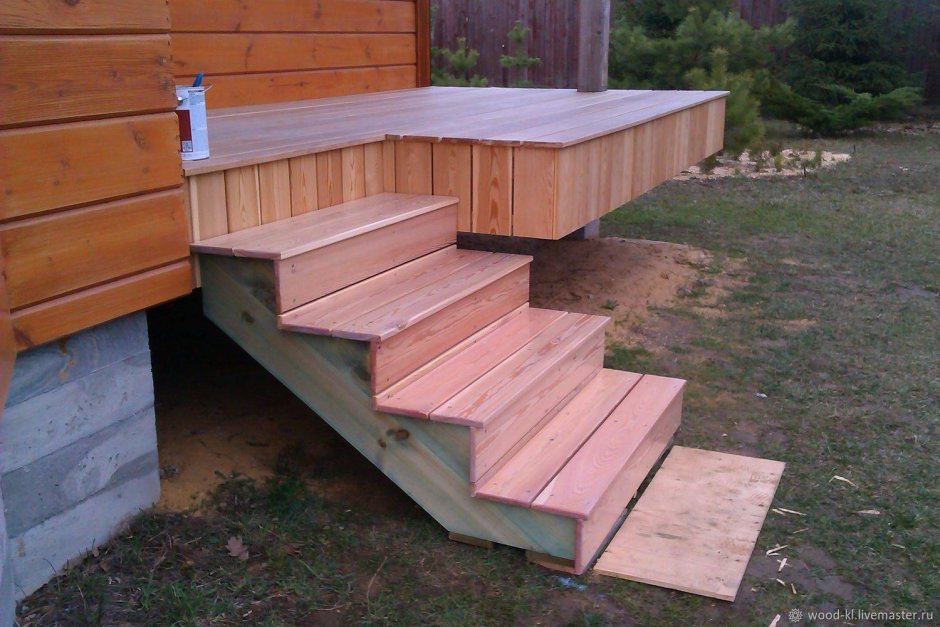 Деревянные ступени для крыльца