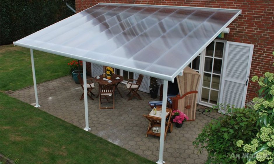Террасаса с крыше из поликарбоната