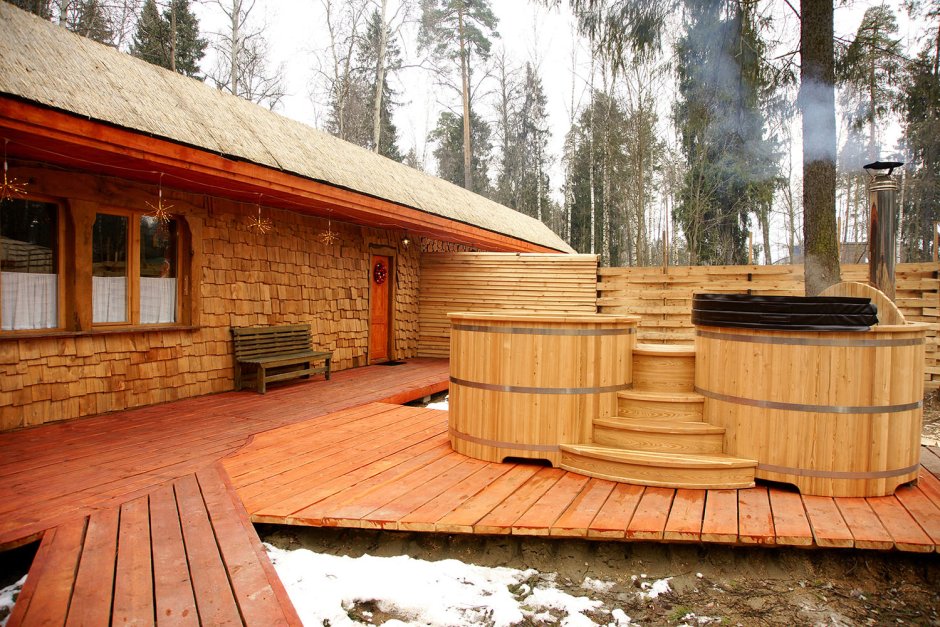 Баня с зоной барбекю