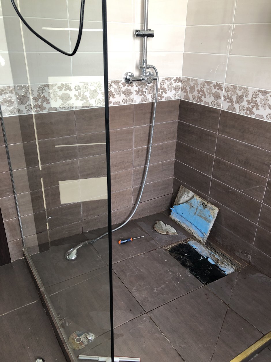 Душ плиткой без поддона