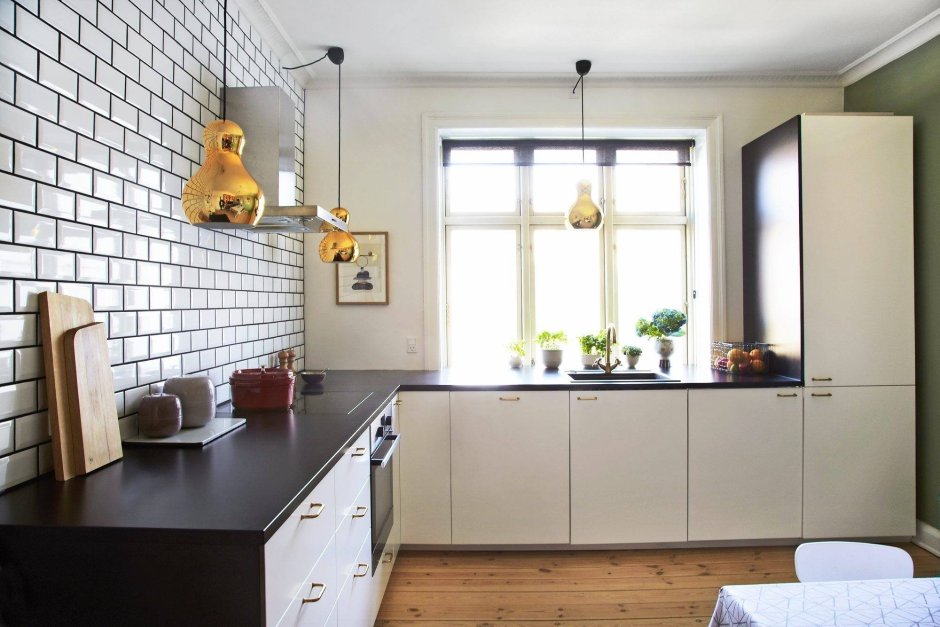 Белая кухня икеа Сканди стиль окна