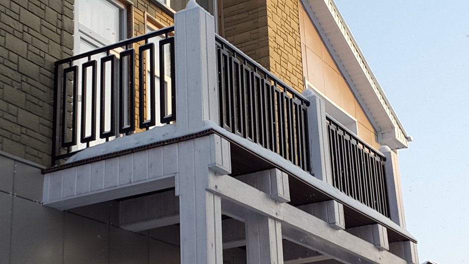 Металлическое ограждение террасы