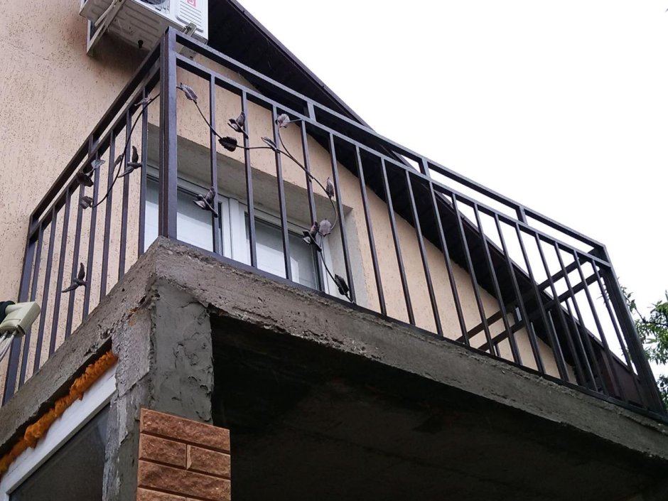 Балкон из профильной трубы