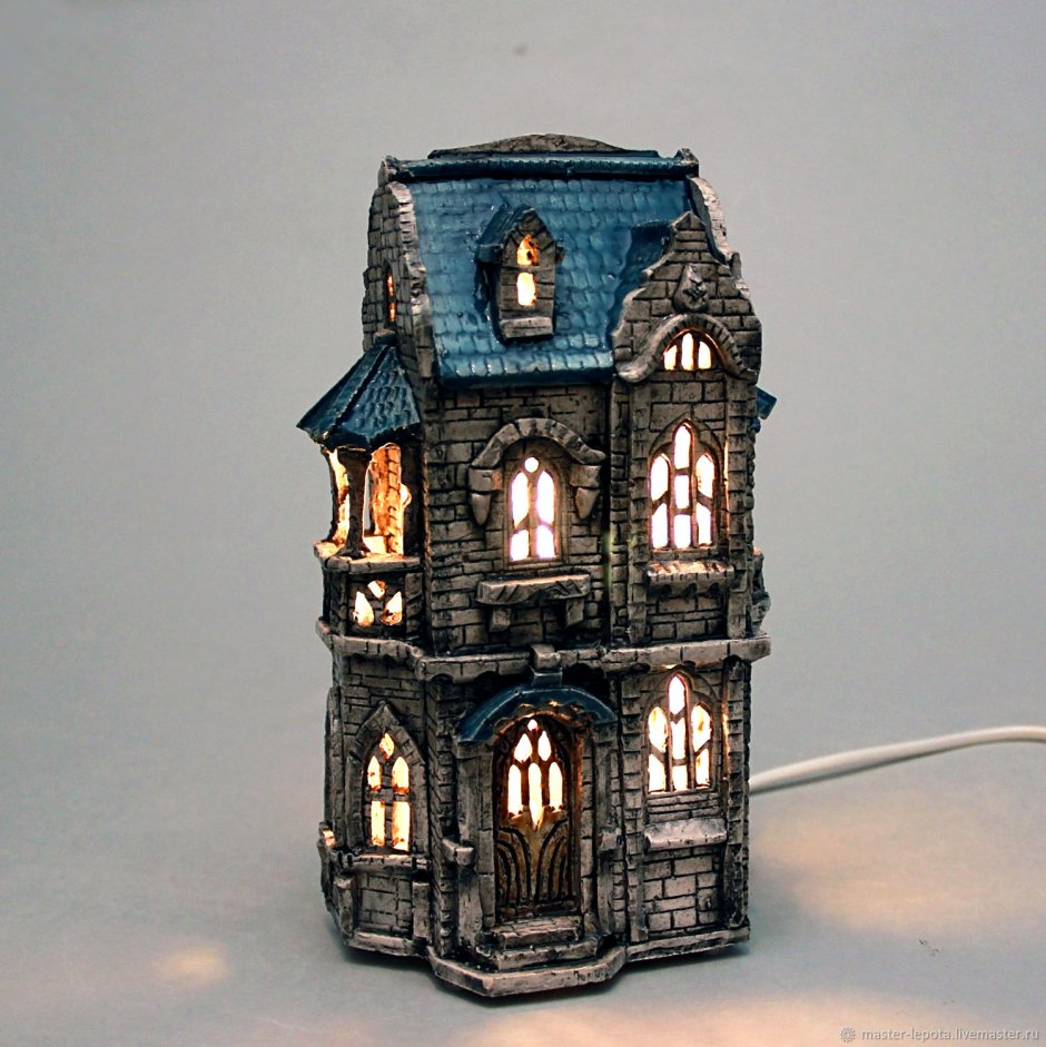 Деревянный домик ночник