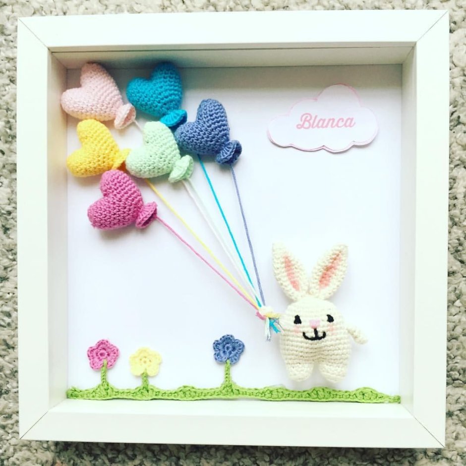 Панно из вязаных игрушек