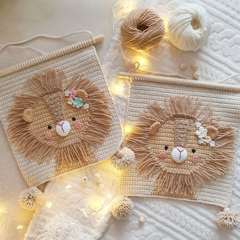 Вязаный заяц декорация на подушку