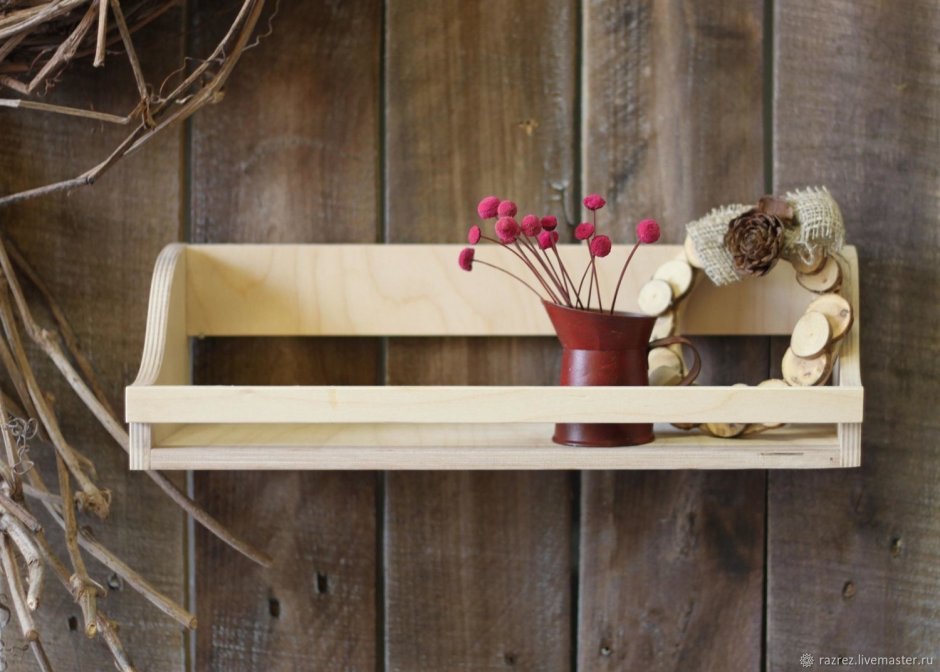 Деревянная полка в ванную