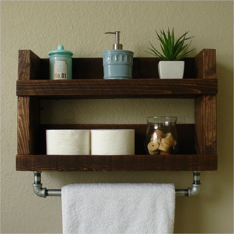 Деревянная полка в ванную комнату