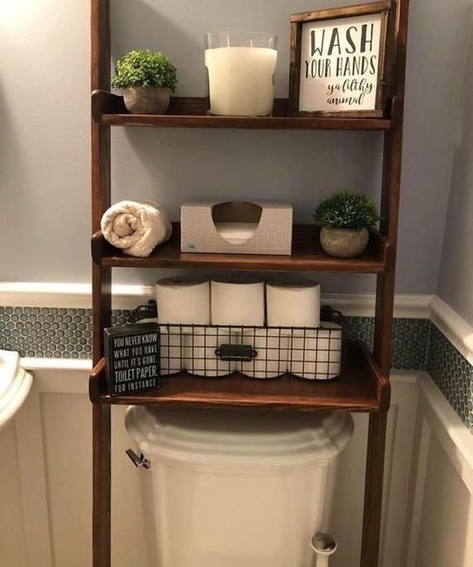 Деревянный стеллаж в ванную