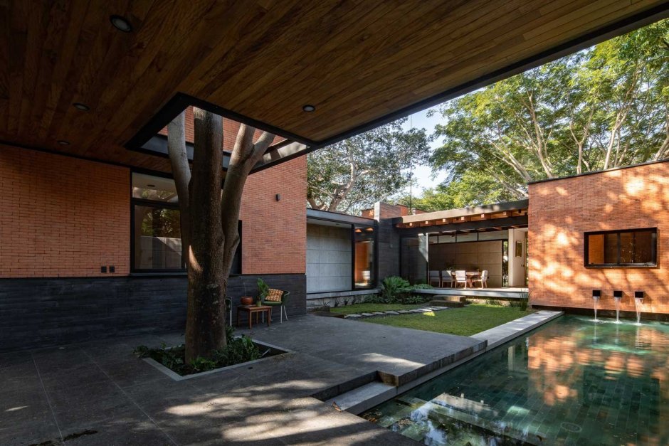 Одноэтажный дом с внутренним двориком