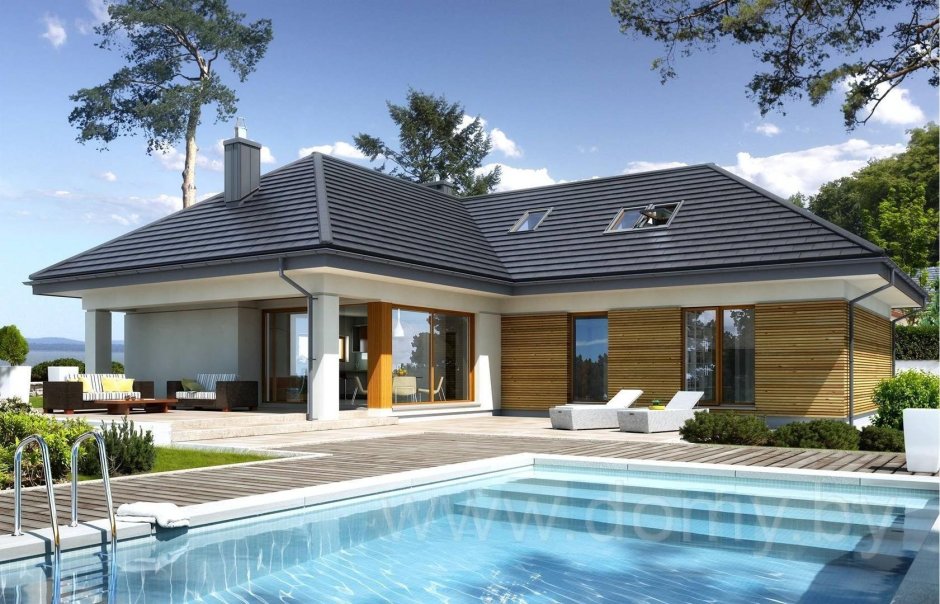 Небольшой дом с бассейном