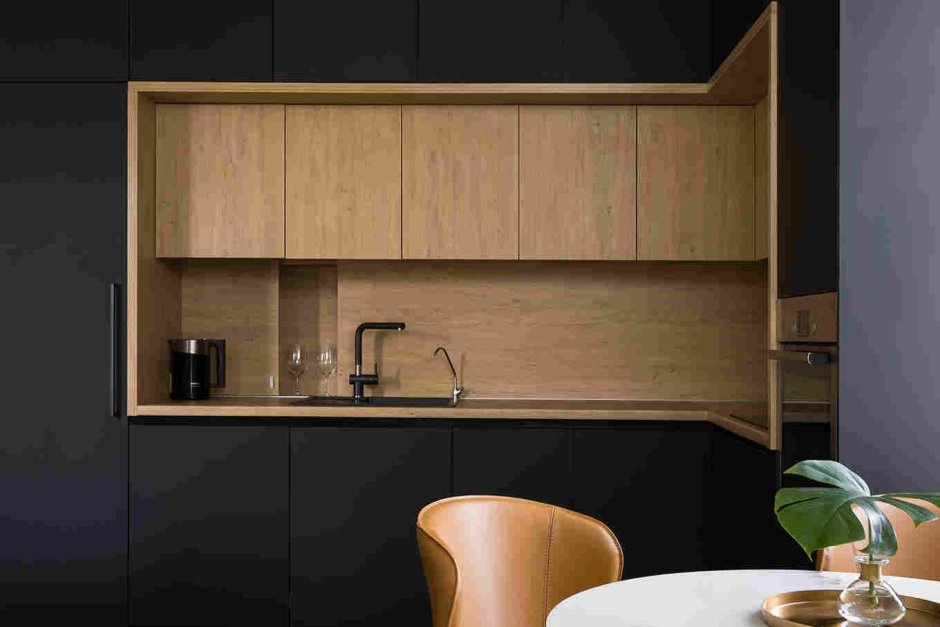 Кухонный гарнитур с антресолями