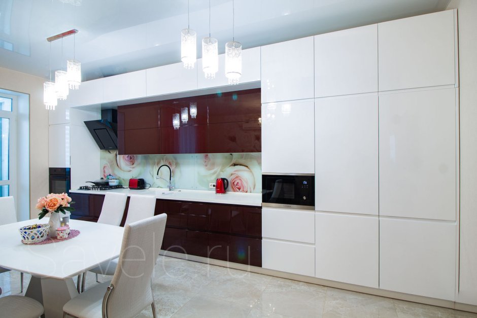 Кухни с антресолями до потолка угловые