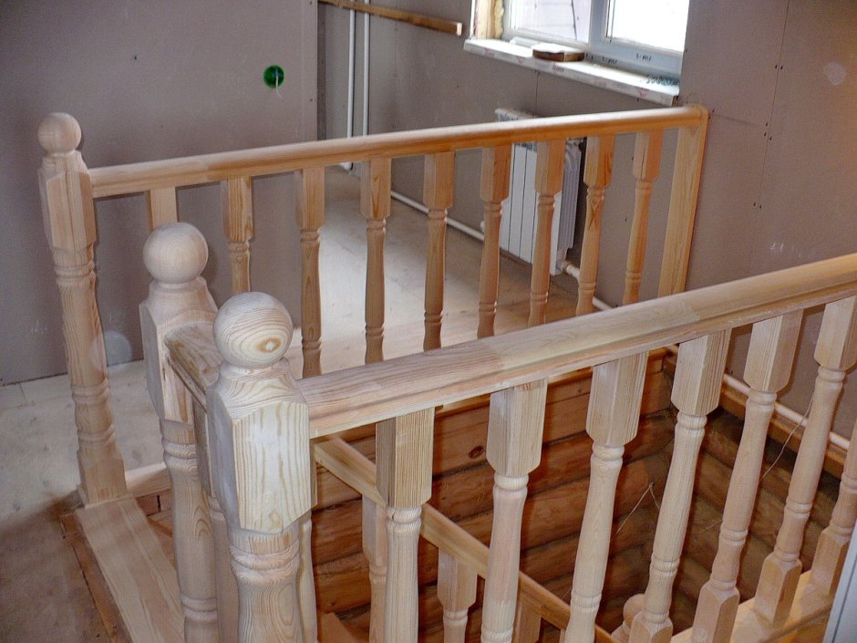 Лестница с квадратными балясинами