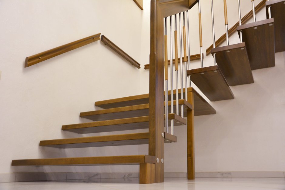 Ограждение лестницы из реек