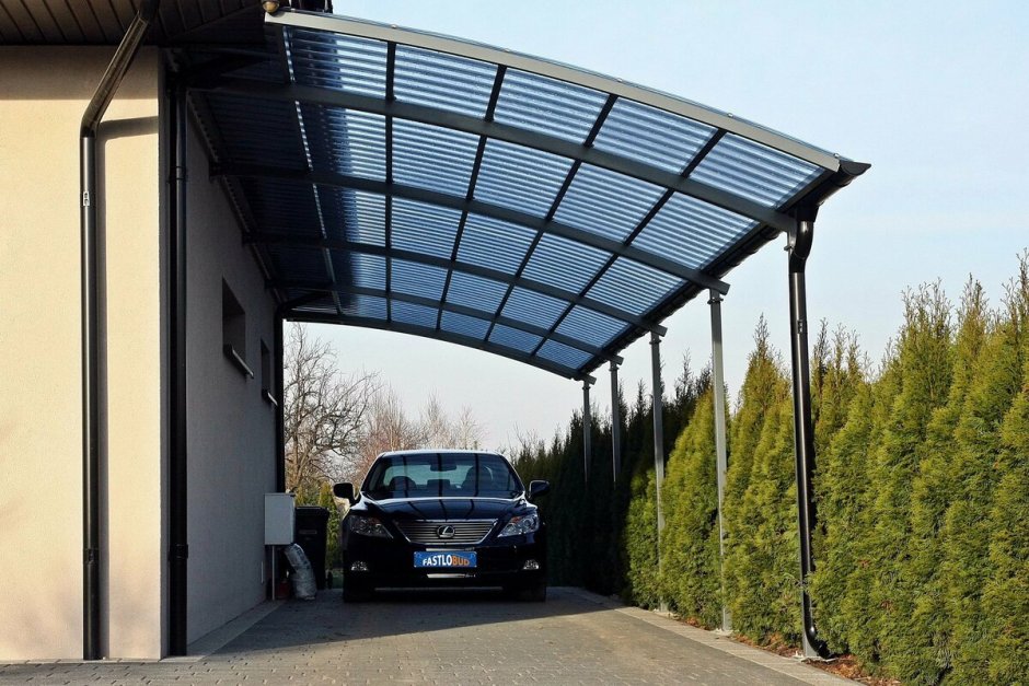 Парковка для машины в частном доме