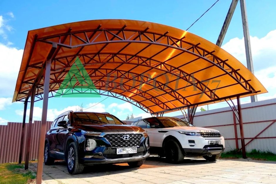 Навес для машины во дворе