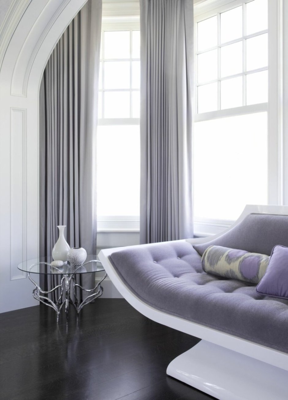 Спальня в лилово бежевых тонах