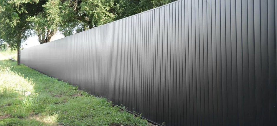 Забор из металлопрофиля