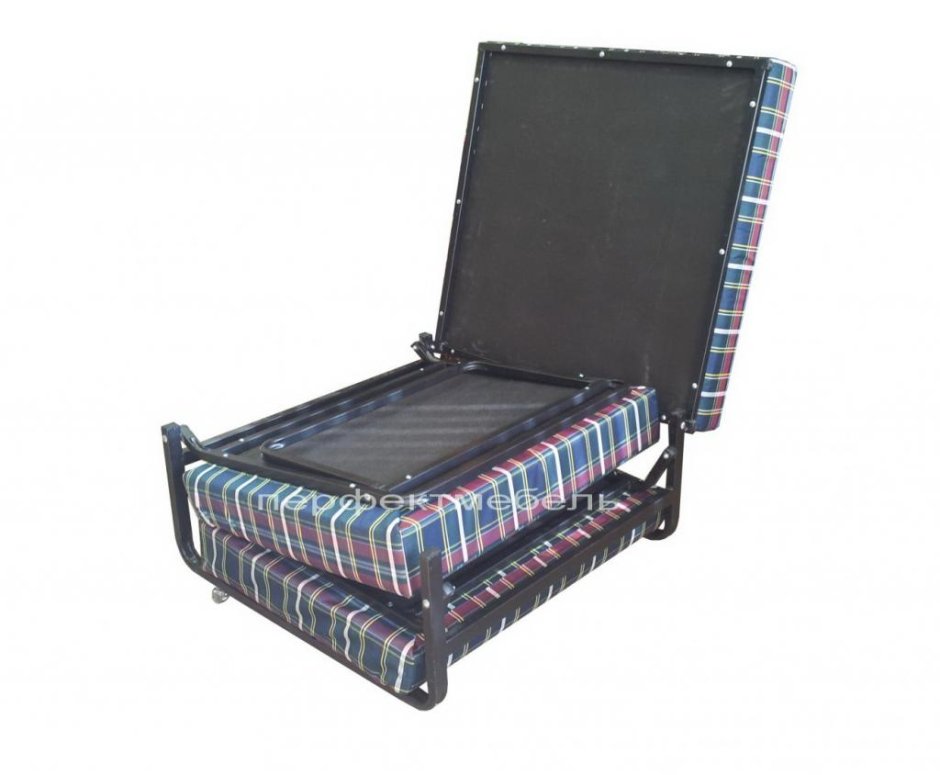 Детская кровать из пуфоф