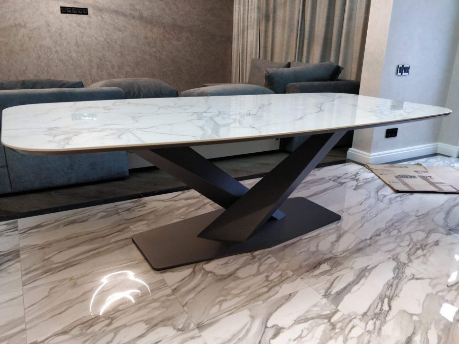 Обеденный стол из керамогранита