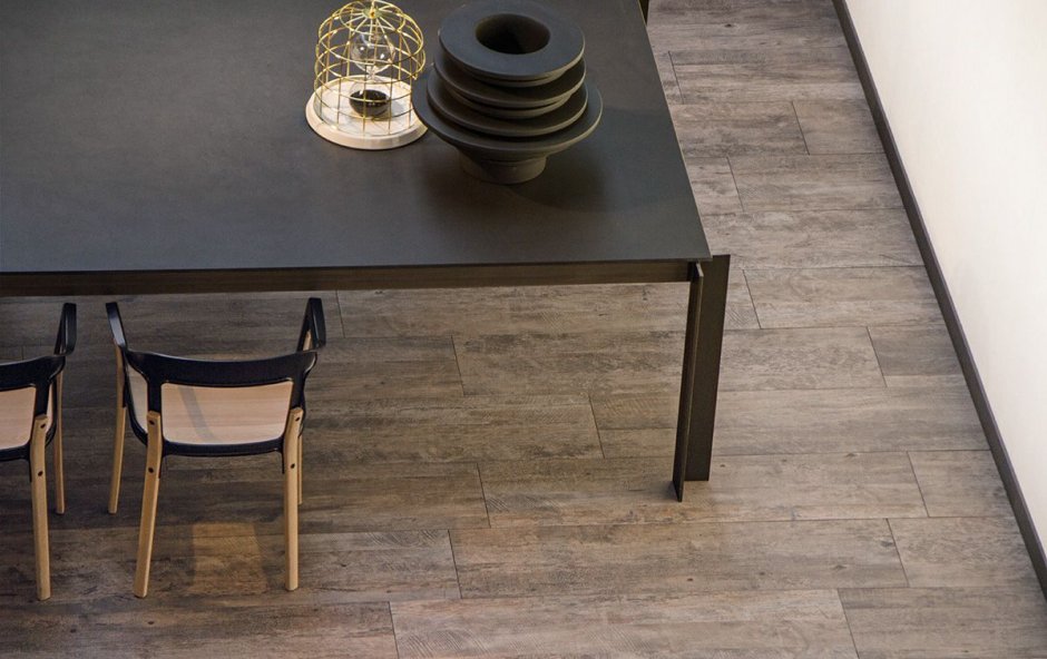 Керамический стол на кухню