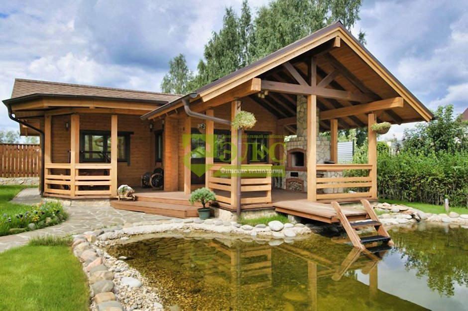 Бревенчатая беседка