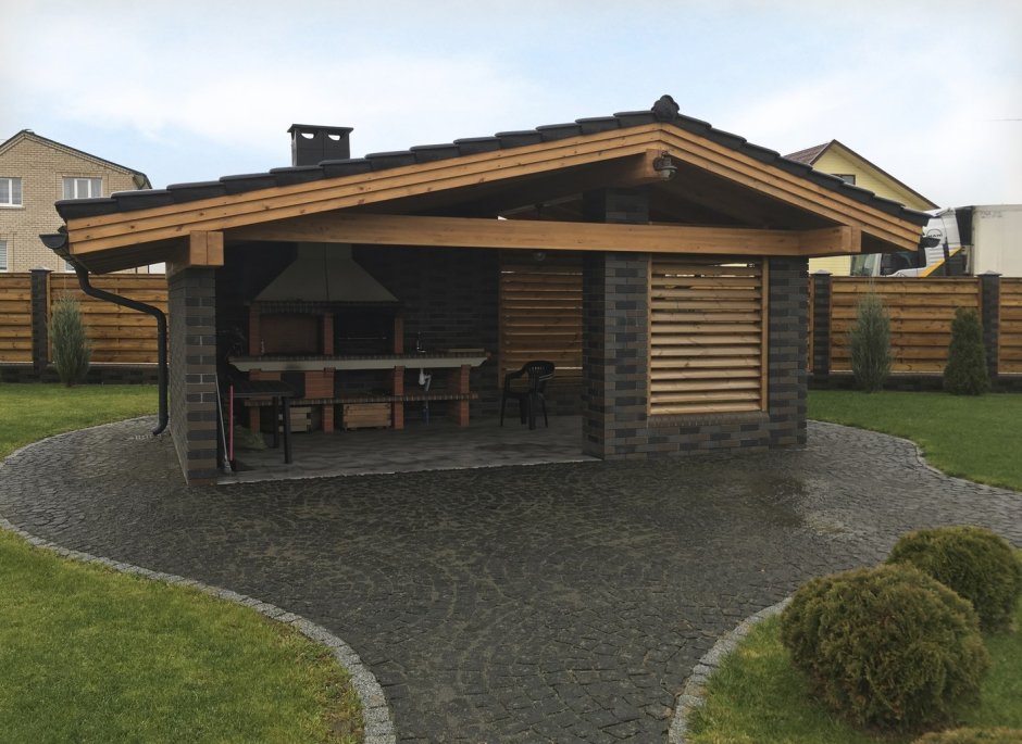 Баня с террасой и мангальной зоной и бассейном