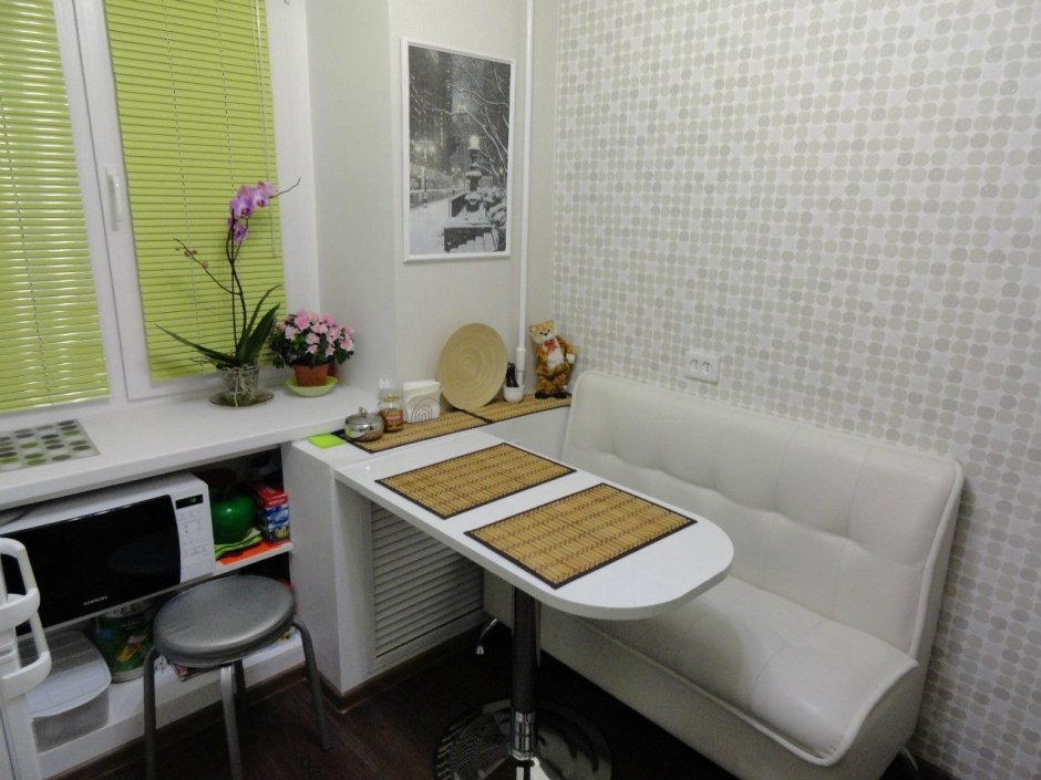 Стол на кухню в хрущевку