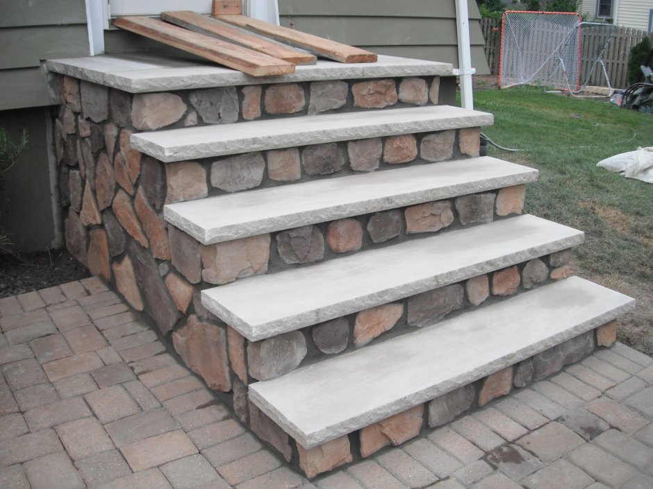 Ступени из блоков для крыльца