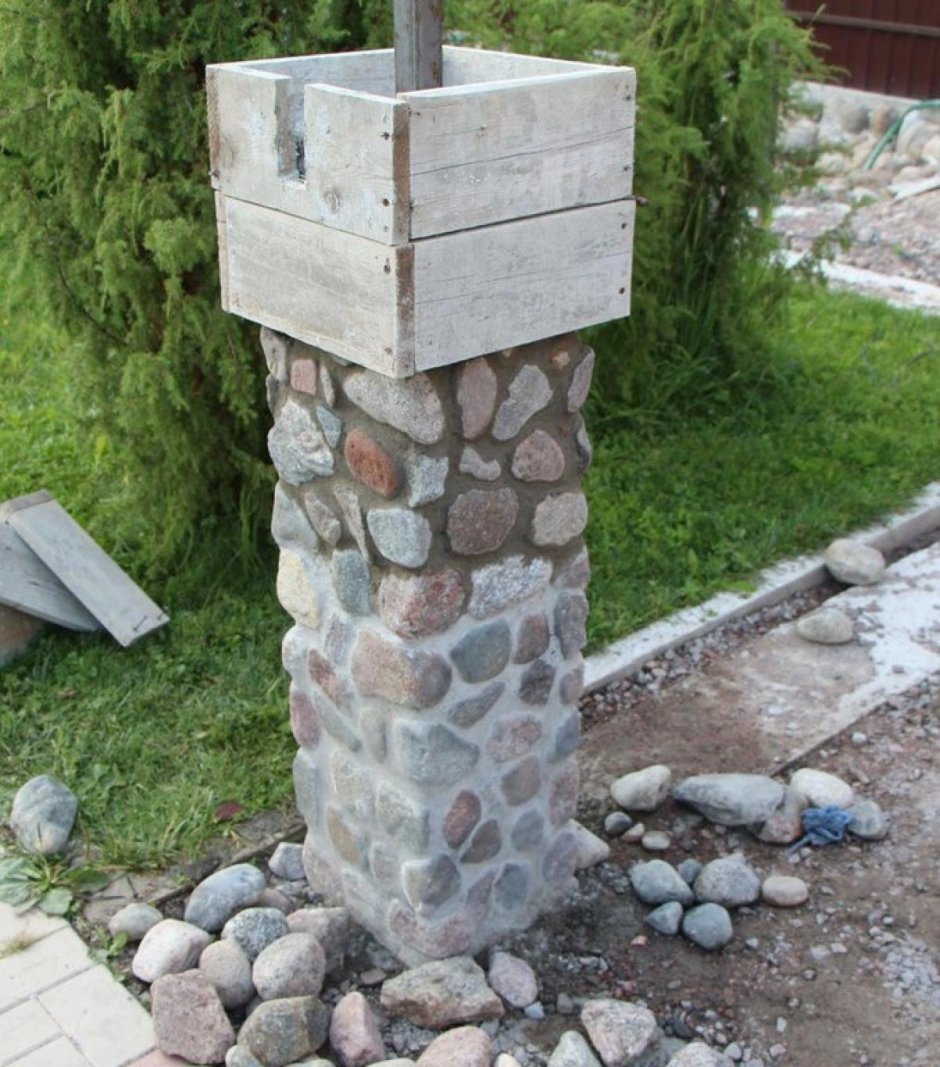 Столбы из камня для забора