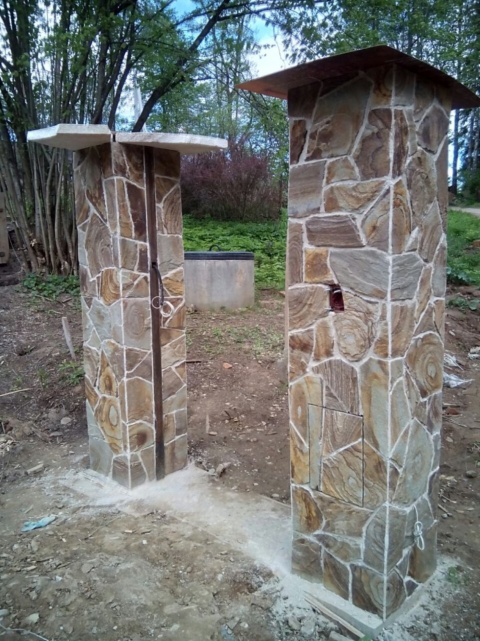 Столбы из камня для забора