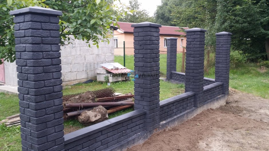 Столбики из кирпича для забора
